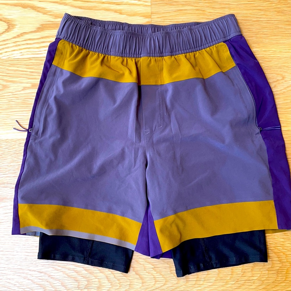 Lululemon men’s size small shorts.